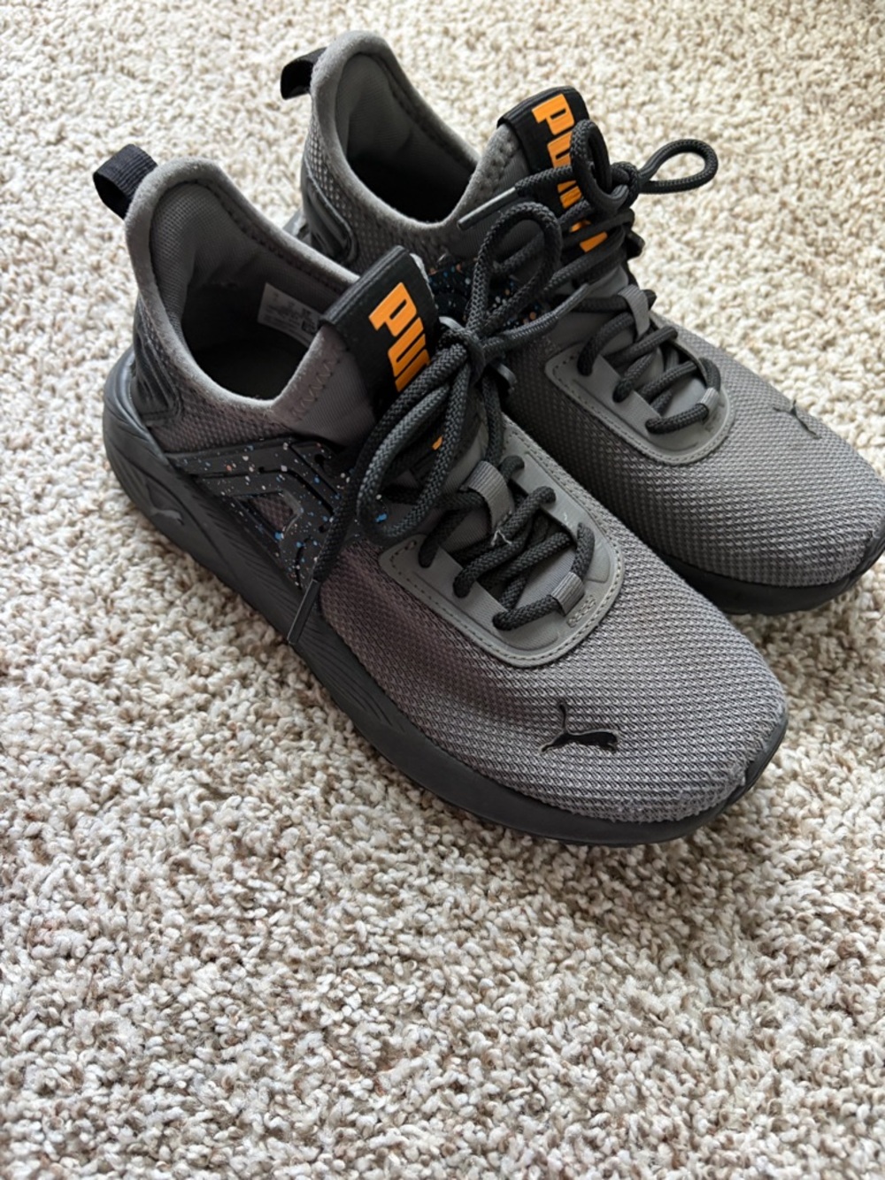 PUMA Grey Knit Athletic Sneakers with Black Laces - Size 5 Big Boys - Picture 2 of 4